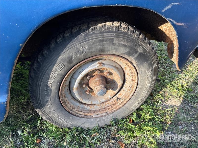 Chevrolet 4x2 Grain Truck (Inoperable) зерновозы