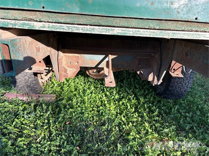 Chevrolet 4x2 Grain Truck (Inoperable) зерновозы