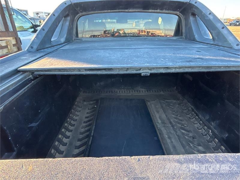 Chevrolet Avalanche 4x4 Crew Cab Pickup Autre fourgon / utilitaire