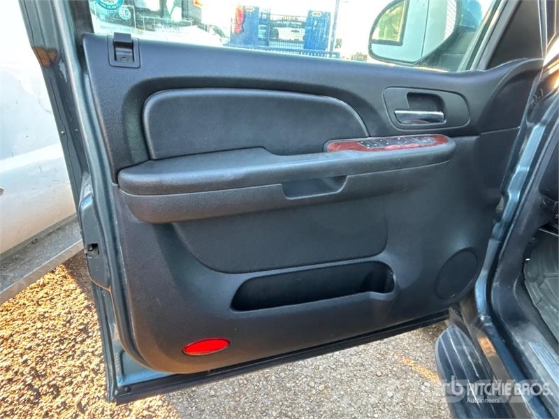 Chevrolet Avalanche 4x4 Crew Cab Pickup Autre fourgon / utilitaire