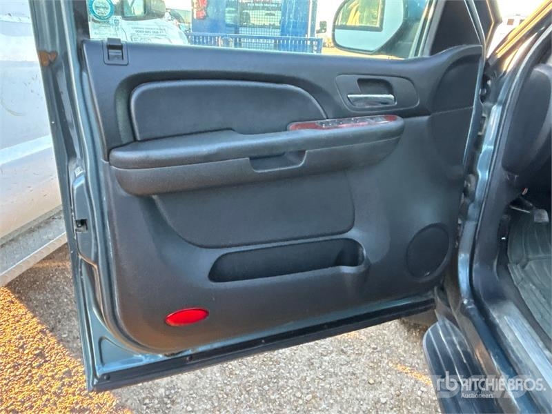 Chevrolet Avalanche 4x4 Crew Cab Pickup Autre fourgon / utilitaire