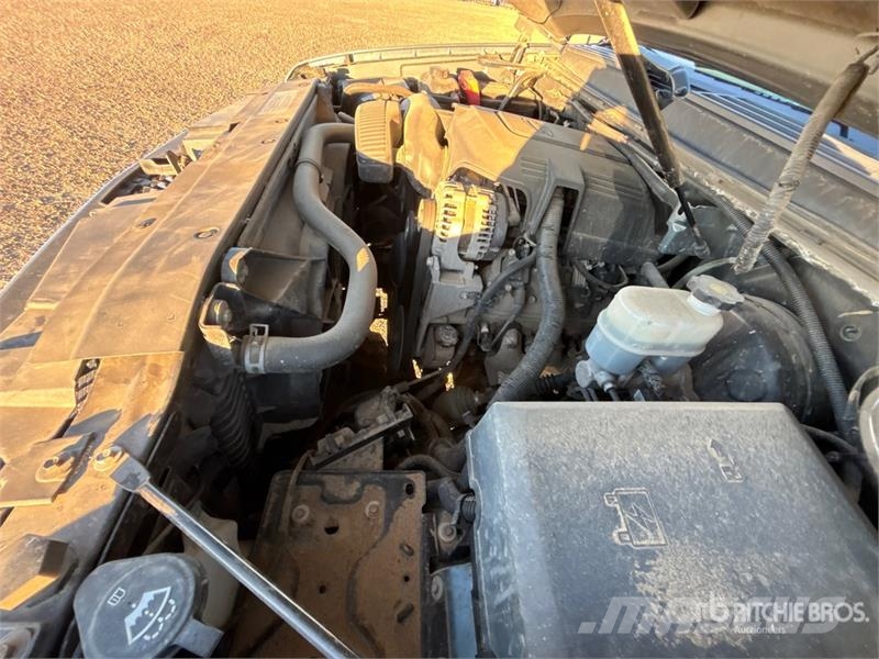 Chevrolet Avalanche 4x4 Crew Cab Pickup Autre fourgon / utilitaire