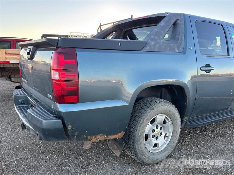 Chevrolet Avalanche 4x4 Crew Cab Pickup Autre fourgon / utilitaire