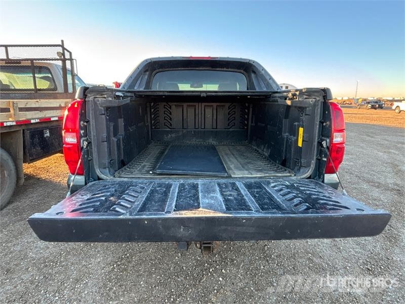 Chevrolet Avalanche 4x4 Crew Cab Pickup Autre fourgon / utilitaire