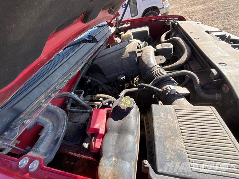 Chevrolet Avalanche 4x4 Crew Cab Pickup Furgoni altro