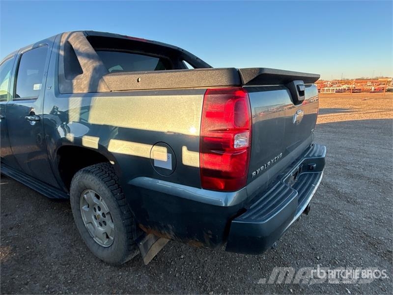 Chevrolet Avalanche 4x4 Crew Cab Pickup Autre fourgon / utilitaire