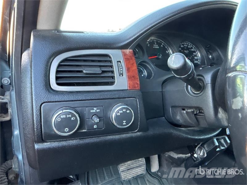 Chevrolet Avalanche 4x4 Crew Cab Pickup Autre fourgon / utilitaire