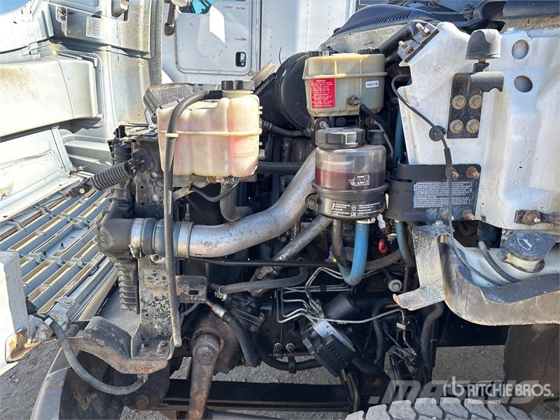Chevrolet C-5500 4x2 Flatbed Truck Lastbil med lad/Flatbed