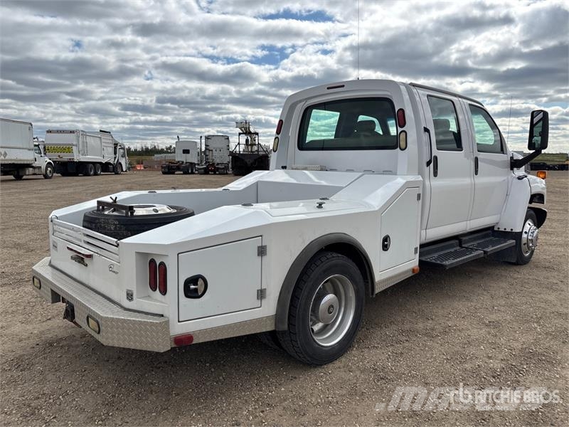 Chevrolet C4500 Chariot 4x2 Crew Cab Versatile Hauler Truck Тягачі