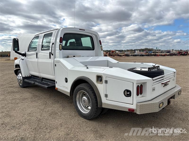Chevrolet C4500 Chariot 4x2 Crew Cab Versatile Hauler Truck Тягачі