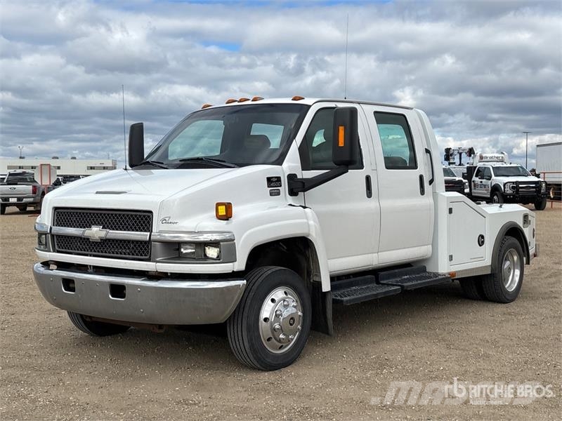 Chevrolet C4500 Chariot 4x2 Crew Cab Versatile Hauler Truck Тягачі