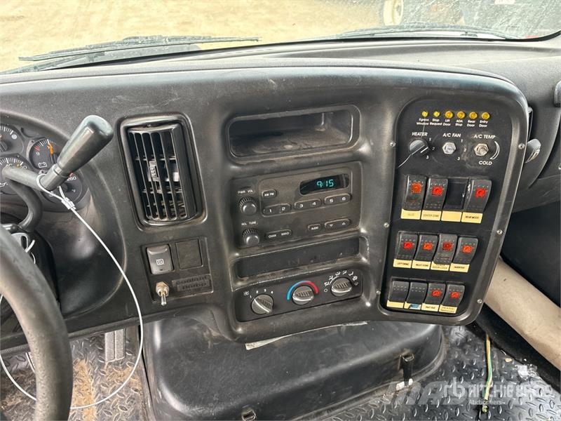 Chevrolet C5500 حافلة صغيرة