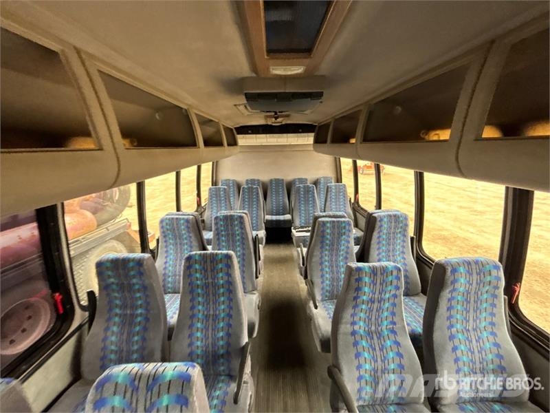 Chevrolet C5500 حافلة صغيرة