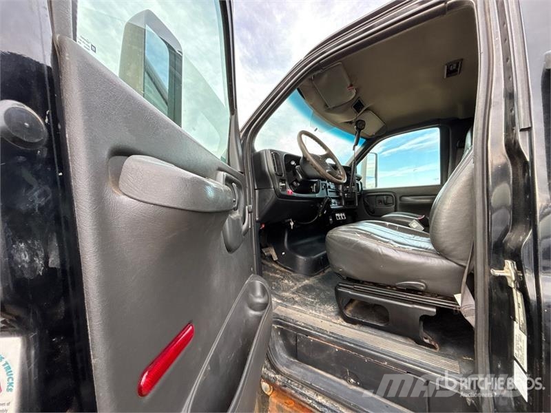 Chevrolet C5500 4x4 Snow Plow Truck 시립/다목적 차량