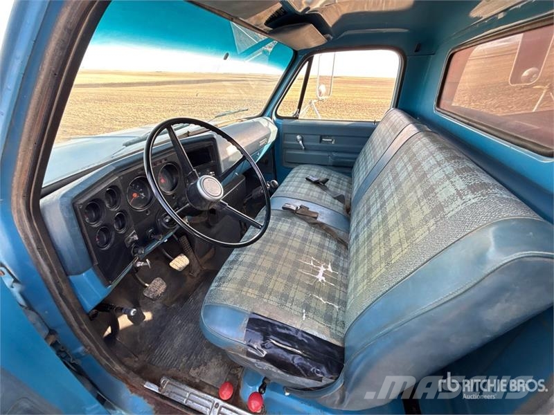 Chevrolet C60 4x2 Grain Truck (Inoperable) зерновозы