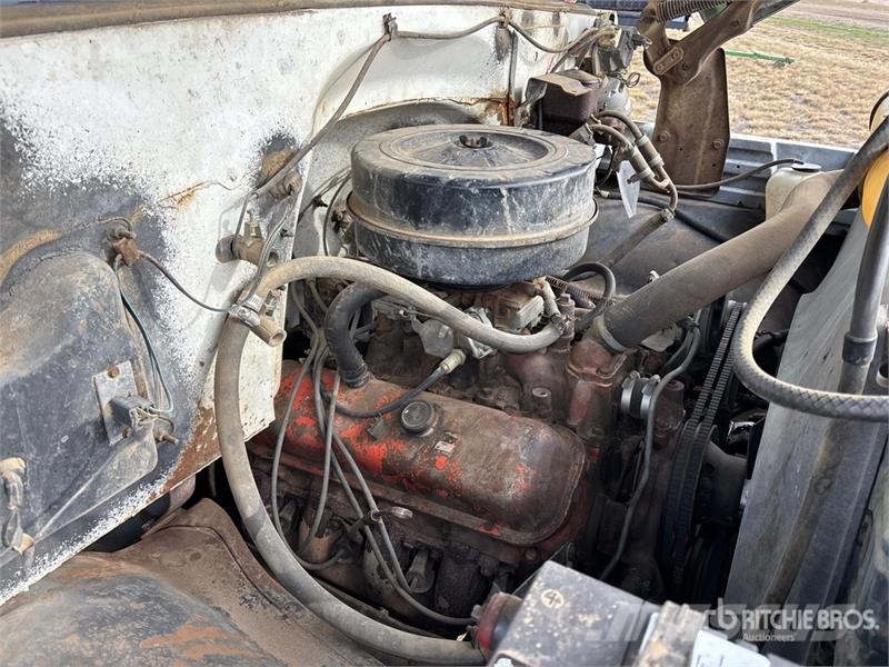 Chevrolet C60 4x2 Grain Truck شاحنات المزارع / الحبوب
