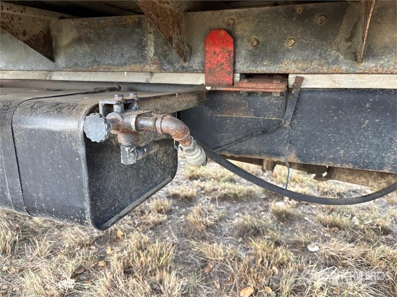 Chevrolet C60 4x2 Grain Truck شاحنات المزارع / الحبوب
