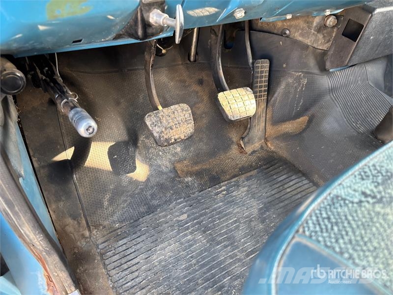 Chevrolet C60 4x2 Grain Truck (Inoperable) зерновозы