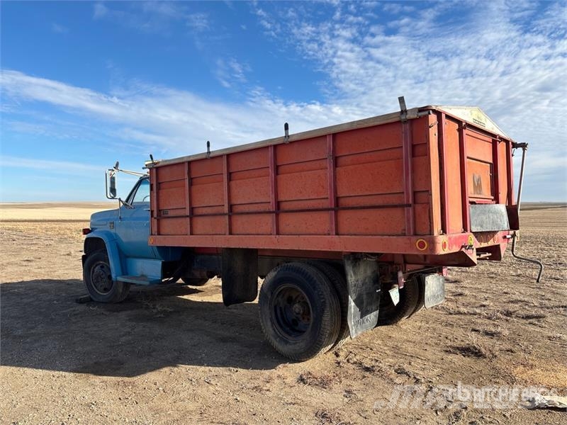 Chevrolet C60 4x2 Grain Truck (Inoperable) зерновозы