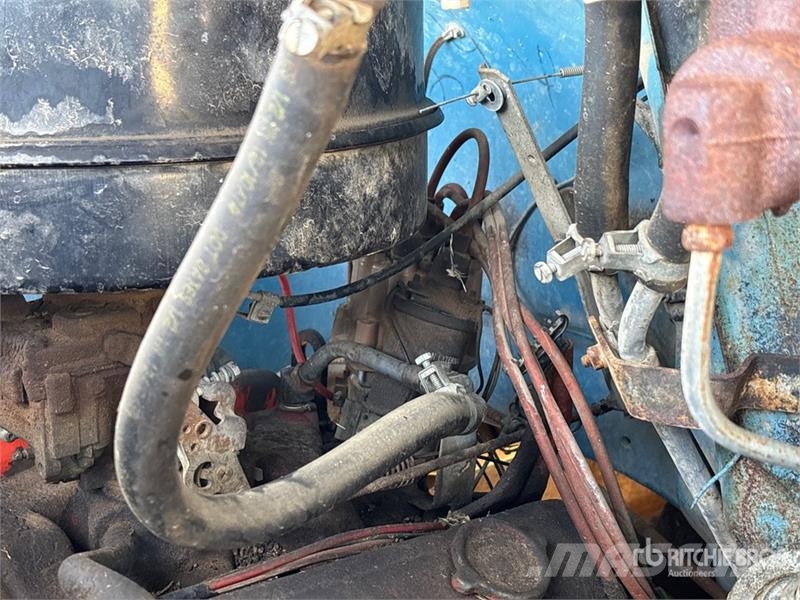 Chevrolet C60 4x2 Grain Truck (Inoperable) зерновозы