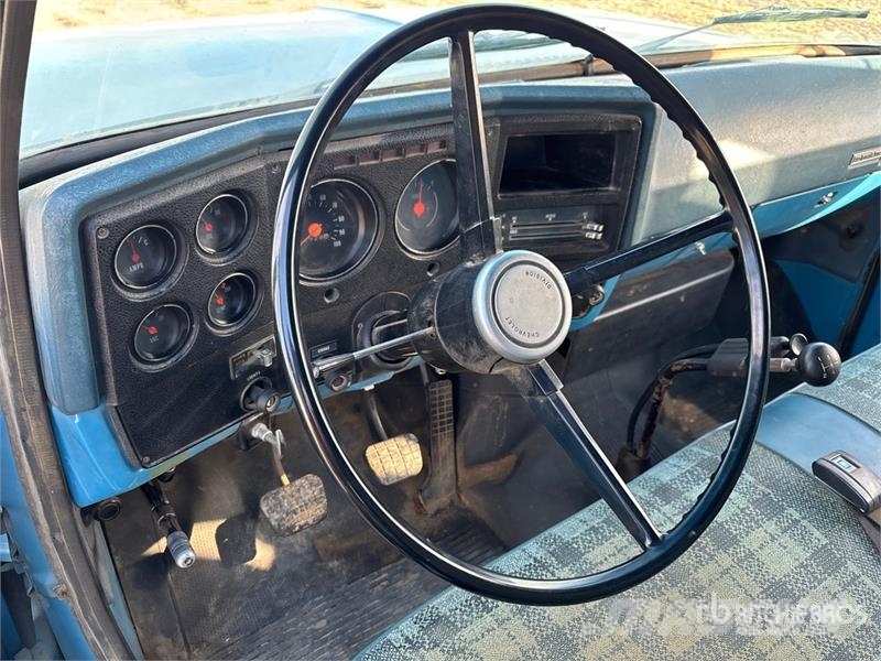 Chevrolet C60 4x2 Grain Truck (Inoperable) зерновозы