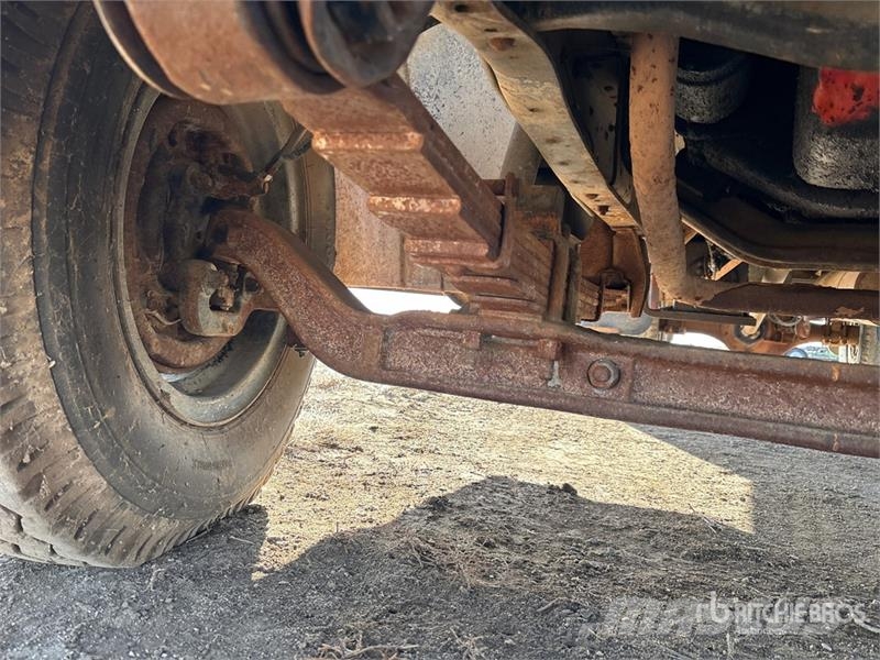 Chevrolet C60 4x2 Grain Truck (Inoperable) зерновозы
