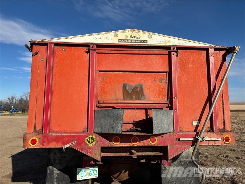 Chevrolet C60 4x2 Grain Truck (Inoperable) зерновозы