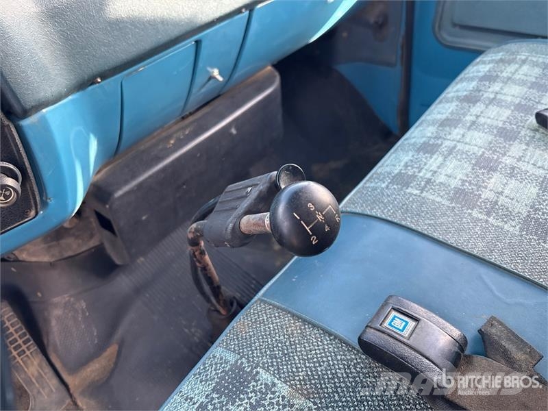 Chevrolet C60 4x2 Grain Truck (Inoperable) зерновозы