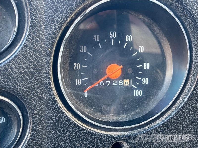 Chevrolet C60 4x2 Grain Truck (Inoperable) зерновозы
