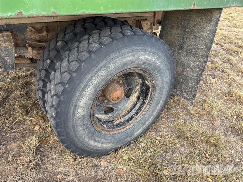 Chevrolet C60 4x2 Grain Truck شاحنات المزارع / الحبوب