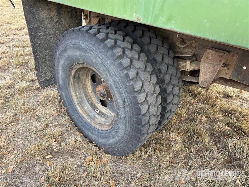 Chevrolet C60 4x2 Grain Truck شاحنات المزارع / الحبوب