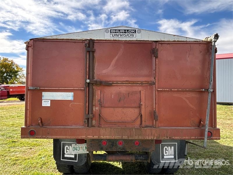 Chevrolet C65 Scottsdale 4x2 Grain Truck Vilja-autot