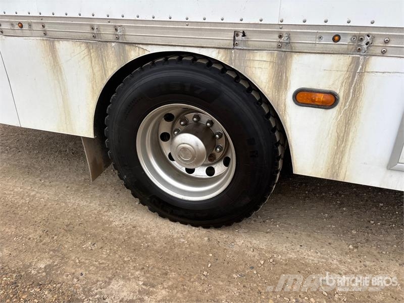 Chevrolet C7500 هيكل صندوقي