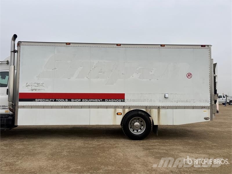 Chevrolet C7500 4x2 Van Truck Skapbiler