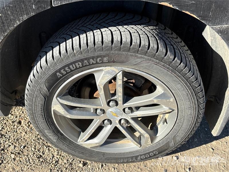 Chevrolet Equinox AWD SUV Automobily
