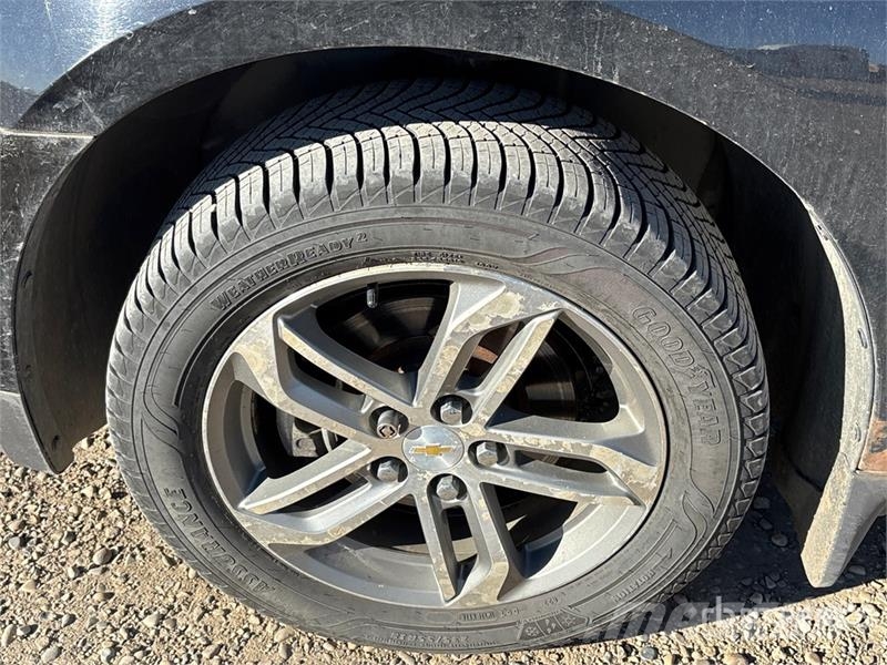 Chevrolet Equinox AWD SUV Automobily