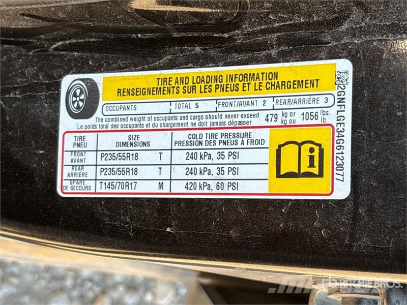 Chevrolet Equinox AWD SUV Automobily
