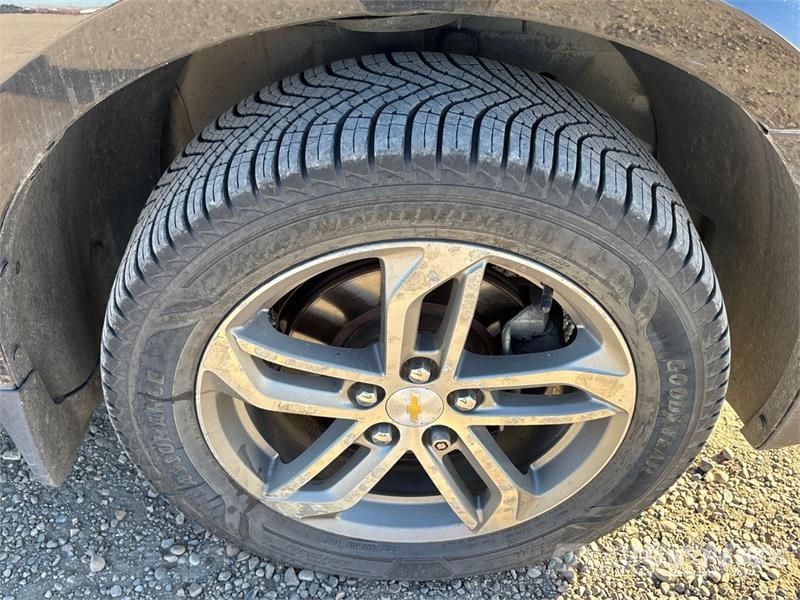 Chevrolet Equinox AWD SUV Automobily