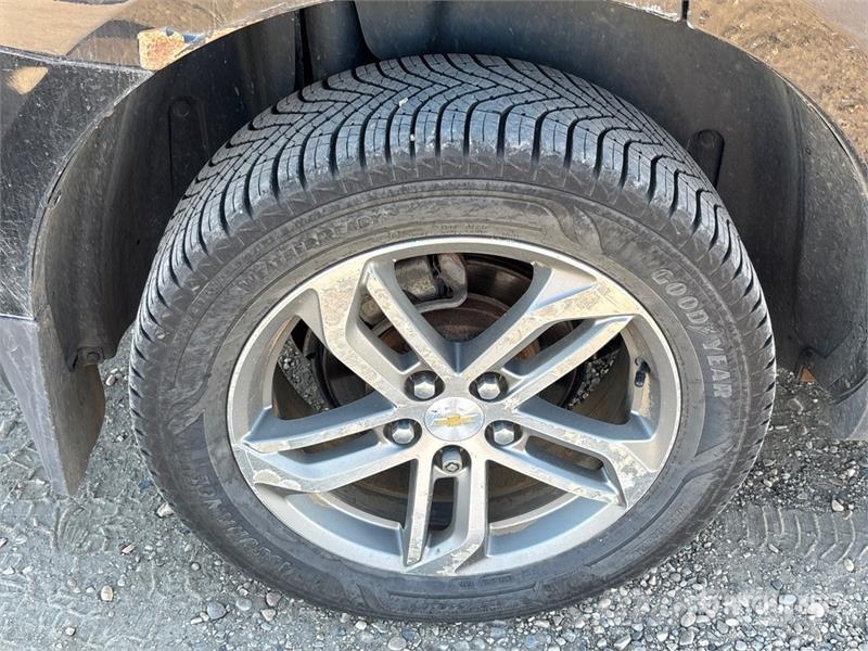 Chevrolet Equinox AWD SUV Automobily