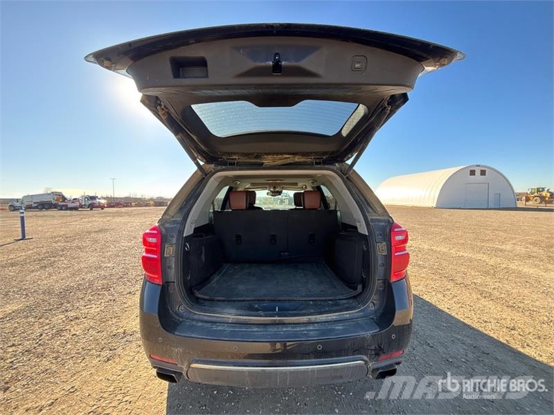 Chevrolet Equinox AWD SUV Automobily