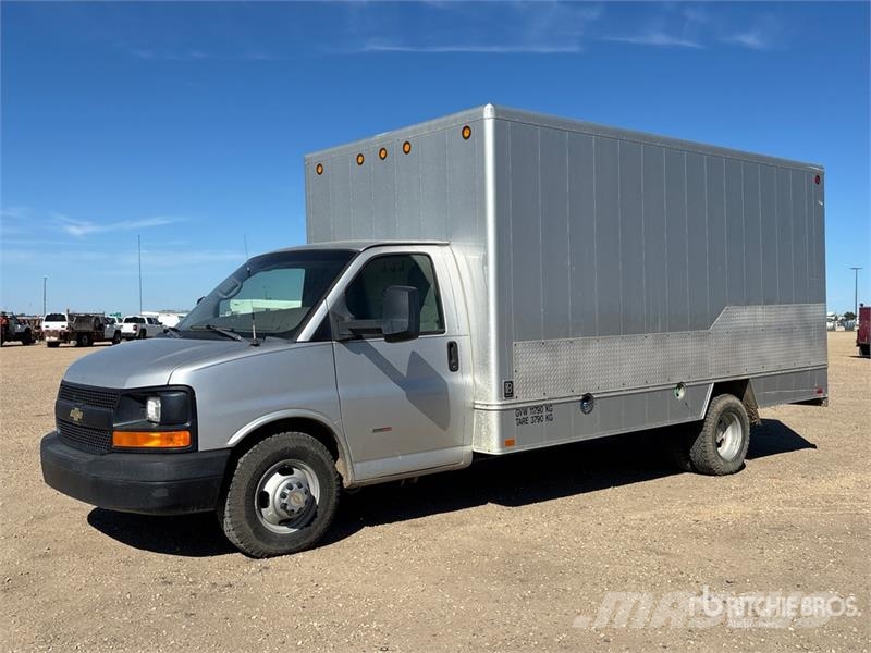 Chevrolet Express Kapali kasa kamyonlar