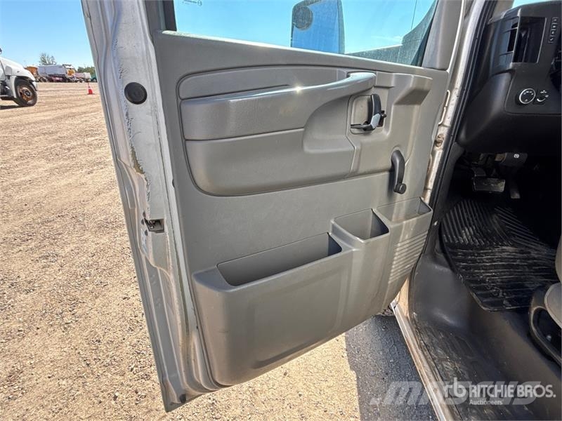 Chevrolet Express Kapali kasa kamyonlar