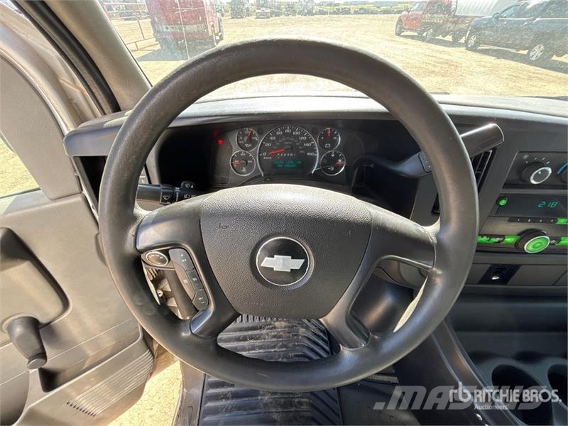 Chevrolet Express Kapali kasa kamyonlar