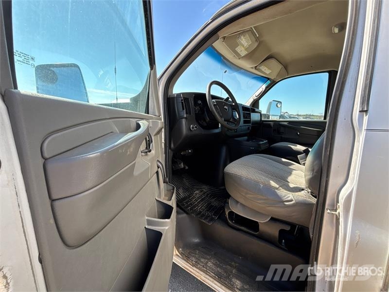 Chevrolet Express Kapali kasa kamyonlar