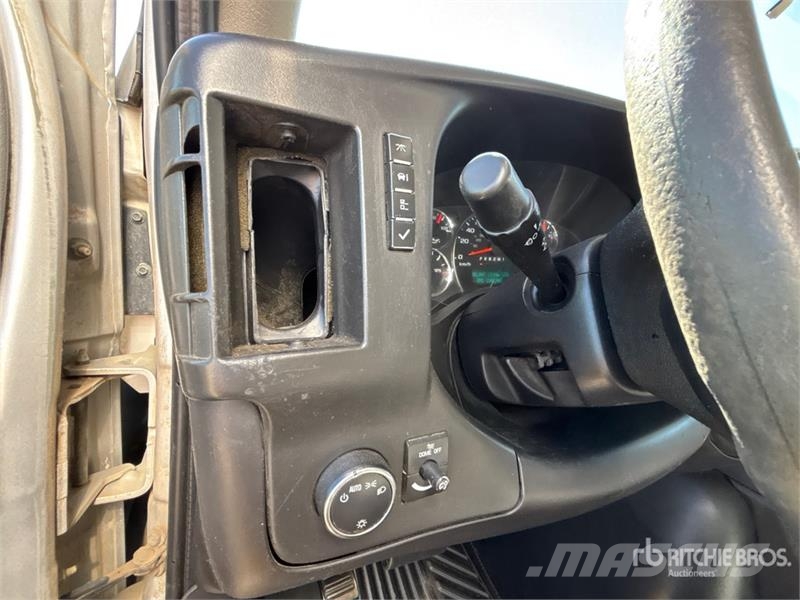 Chevrolet Express Kapali kasa kamyonlar