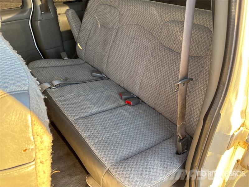 Chevrolet Express 11 Passenger Van パネルバン