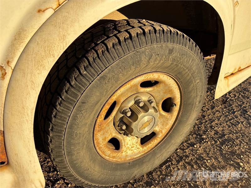 Chevrolet Express 11 Passenger Van パネルバン