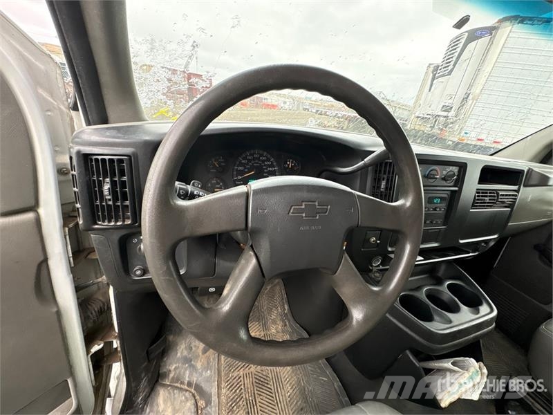 Chevrolet Express 3500 Tovornjaki zabojniki