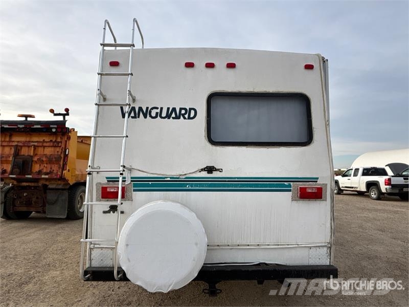 Chevrolet Express 3500 Kampeerwagens en caravans