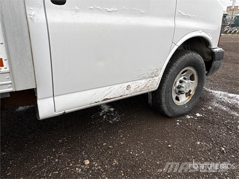 Chevrolet Express 3500 Tovornjaki zabojniki